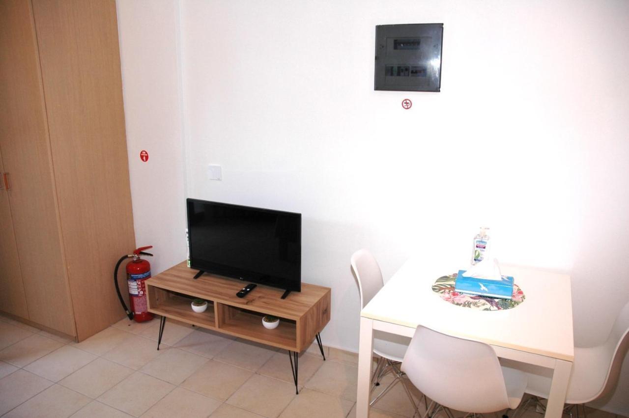 A L' Aise Studios Apolpaina Esterno foto